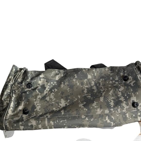 NRA Digital Camo Duffel Hunting Travel Gym Luggage Bag with Shoulder Strap - Picture 9 of 9